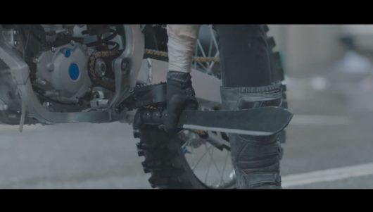 boost-mobile-stay-living-zombies-ad-dirt-bike-1