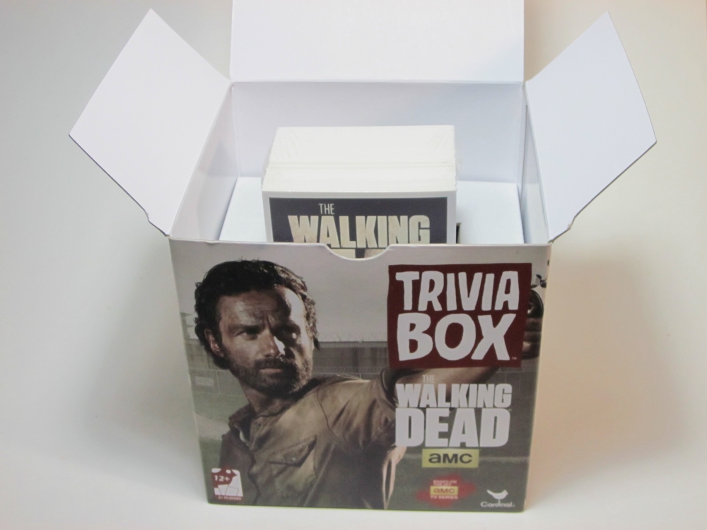 Walking Dead Trivia Box Review Outer Package Open