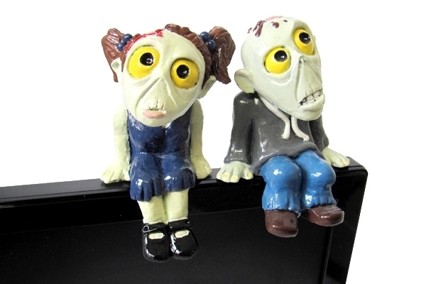 zombie-giftsZombie-Boy-and-Zombie-Girl-Monitor-Sitters