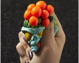 brain-teaser-squeezable-zombie-head-2