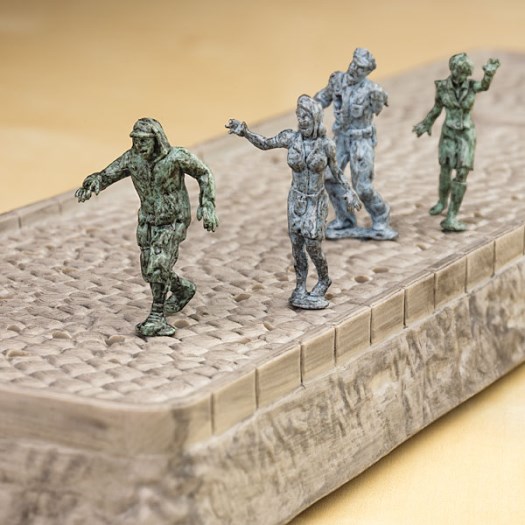 zombie-cribbage-travel-edition-zombie-board-game-zombie-details